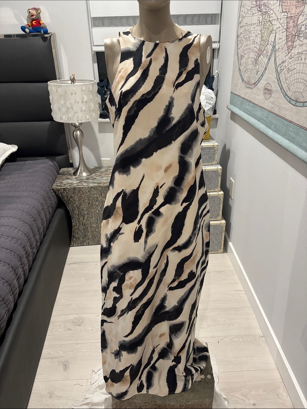 Donna Morgan Black and Beige Abstract Print Maxi Dress